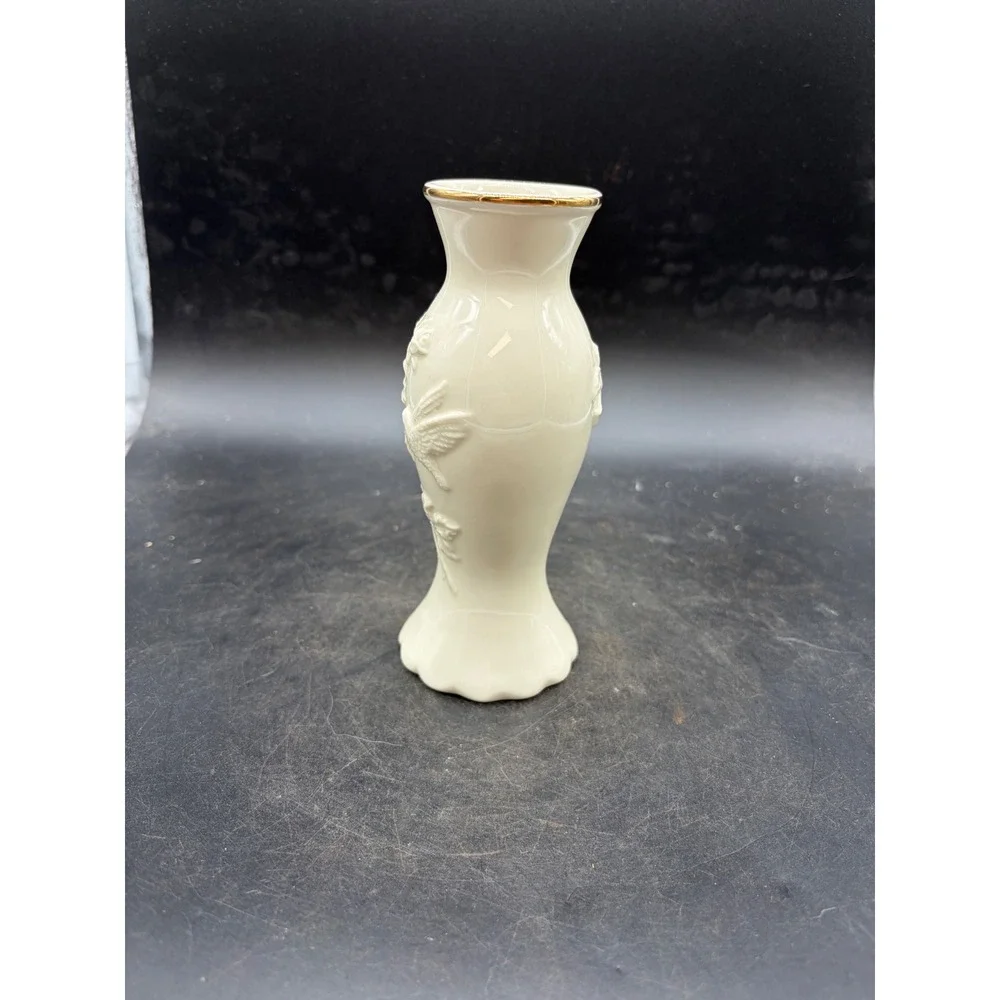 Lenox Ivory China Hummingbird and Rose Bud Vase Gold Trim Scalloped Base 6.25in